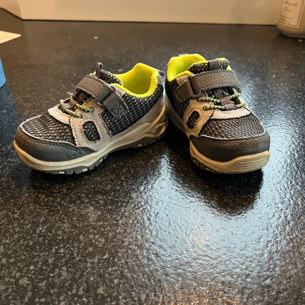 Stride Rite Toddler Boy Shoes, size 5